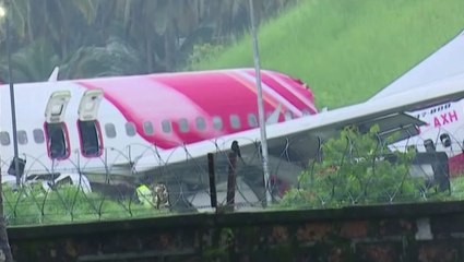 Plane wreckage after deadly crash landing in India