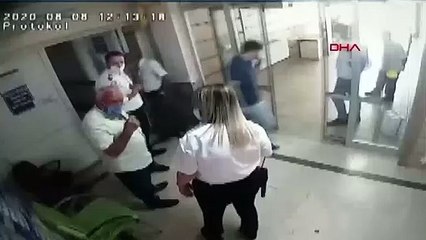 Son Dakika: Hastanenin güvenlik görevlisine çirkin saldırı | Video