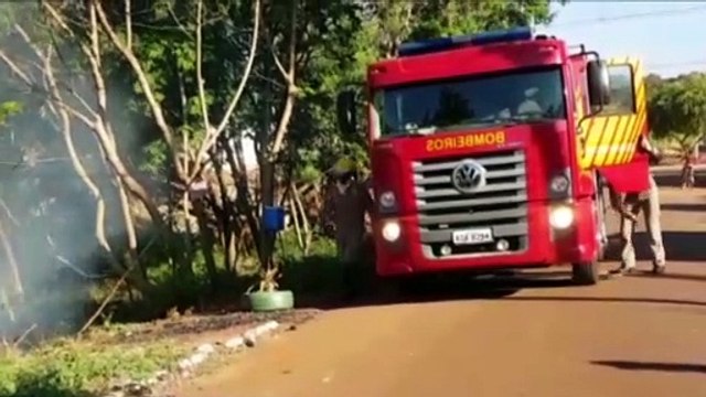 Fogo é ateado em lixo e chamas se espalham no Santa Cruz