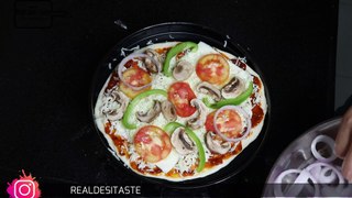 DOMINOS और PIZZA HUT जेसा पिज़्ज़ा असानी से बनये घर पर  Thin Crust Homemade Pizza Recipe