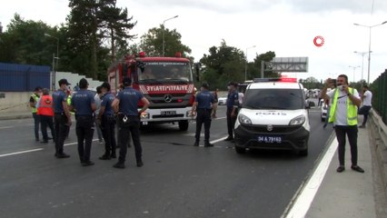 Hasdal otoyolunda üstgeçit çöktü, yol trafiğe kapandı