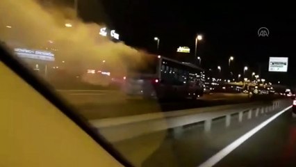 Alev alan yolcu otobüsü yoluna devam etti