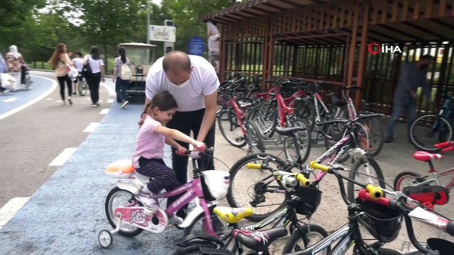 Başkent’te bisiklet tutkunlarına büyükşehir parkları ev sahipliği yapıyor