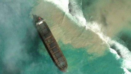 Un vertido de petróleo se dirige sin control hacia las costas de Isla Mauricio