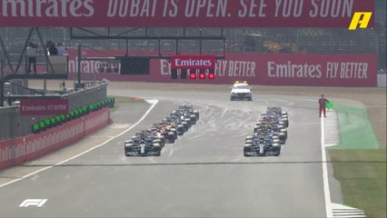 لحظة انطلاق سباق الذكرى الــ70 لفورمولا1 في بريطانيا