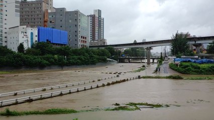 잇따른 물폭탄에 피해 속출...YTN 제보영상으로 본 현장 / YTN