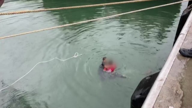 보령 대천항에서 바다에 빠진 70대 기관장 구조 / YTN