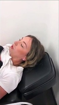 Apparement se faire percer les tétons ça fait très mal