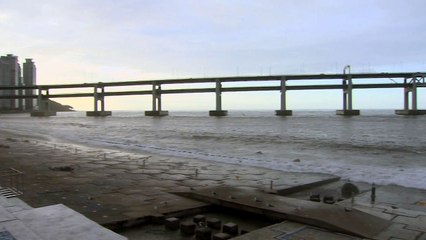 태풍 북상 소식에 긴장감 감도는 부산...비바람 피해 주의 / YTN