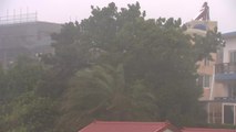 [날씨] 태풍 '장미' 북상, 남해안 상륙...최고 250mm 비바람 / YTN