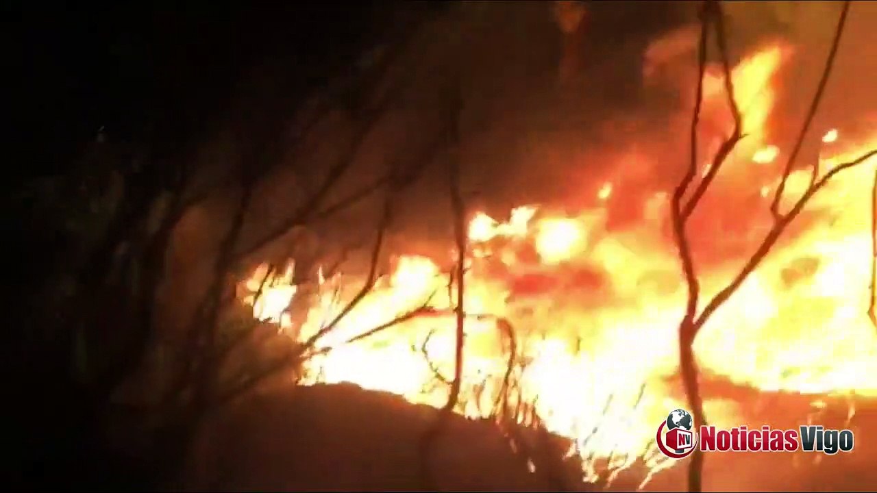 Incendio forestal no municipio ourensan de Monterrei, parroquia de Flariz