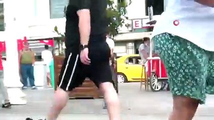 Dilencinin ‘Oscarlık' duygu sömürüsü performansı polise takıldı