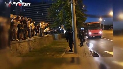 Bélarus : des heurts entre policiers et manifestants après un scrutin tendu