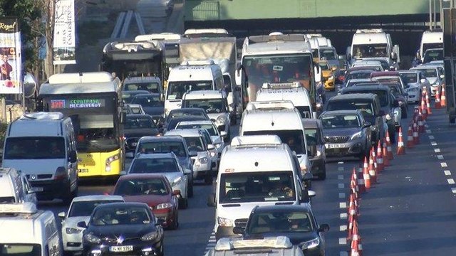 Haliç Köprüsü’ndeki 2’inci etap çalışmaları trafiği kilitledi