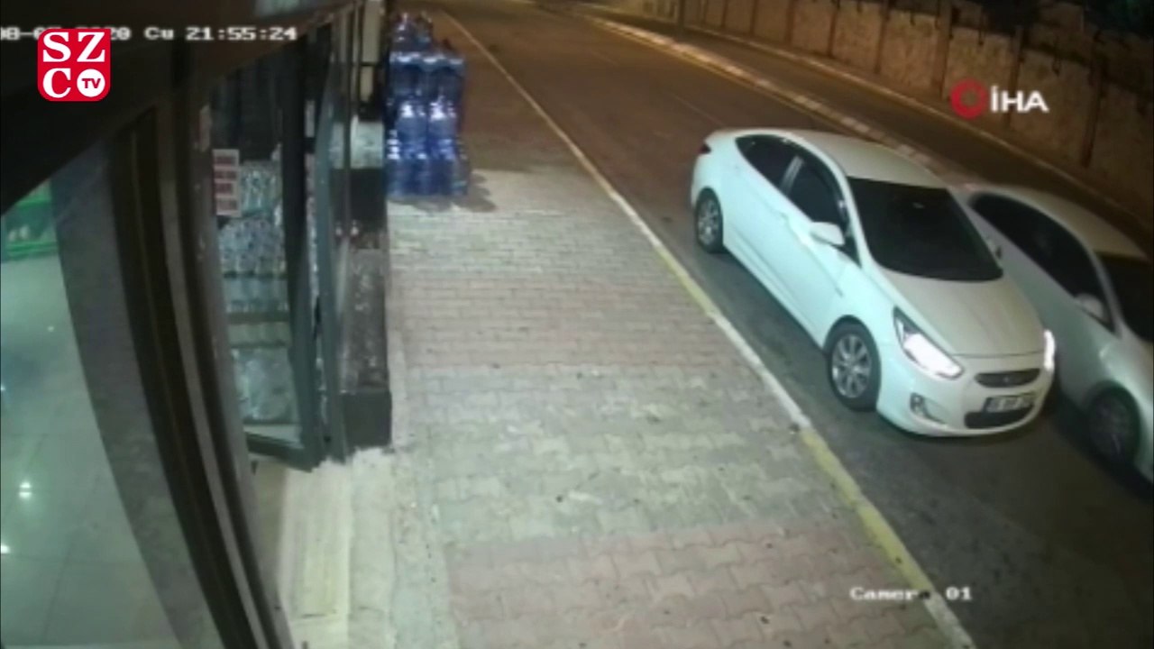 Çalınan otomobilini kurtarmak için canını hiçe saydığı anlar kamerada