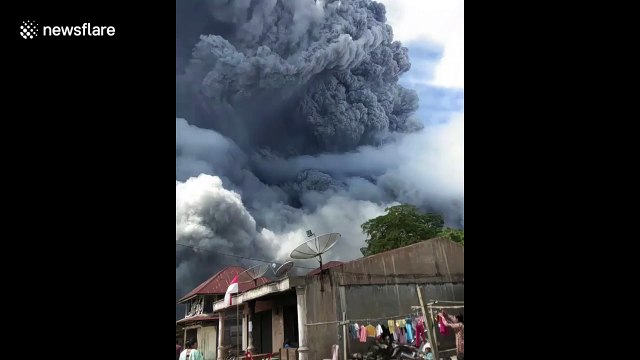 Indonesia's Mount Sinabung spews huge column of ash during latest eruption