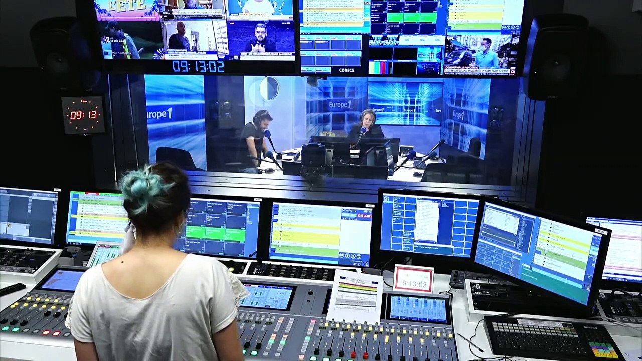 Stade 2 : deux des trois journalistes licenciés pour harcèlement saisissent les prud'hommes