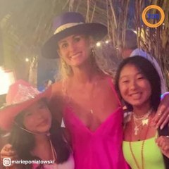 Laeticia Hallyday en robe légère pour l’anniversaire de ses filles