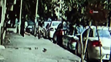 Yılda bir kere bayramdan sonra uğruyor... Mahalleye dadanan ayakkabı hırsızı kamerada