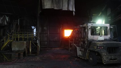 당진 동관 제조공장에서 폭발로 화재...1명 중상 / YTN