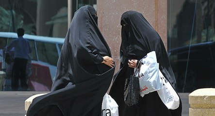 سيدة تتعرض للتحرش في تبوك