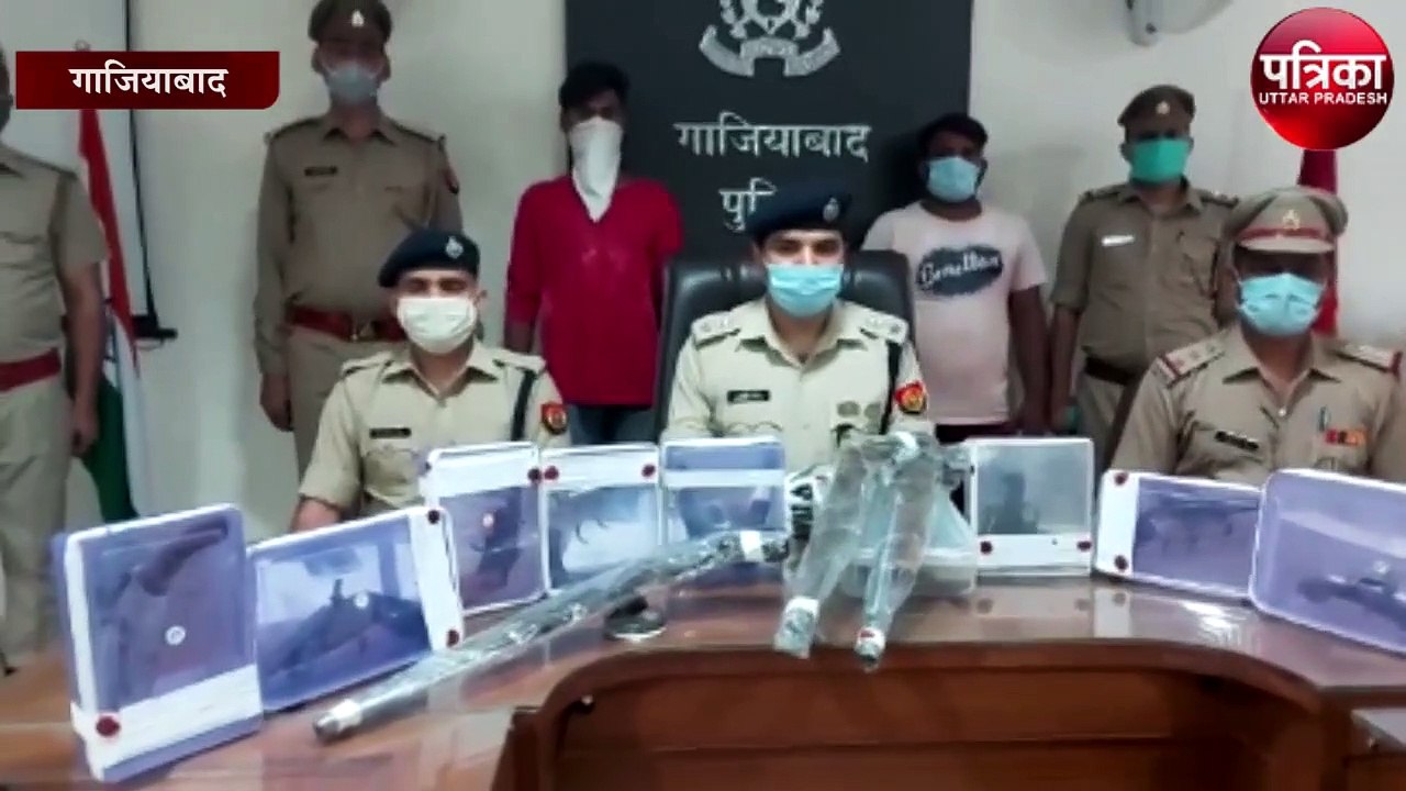 दो हथियार तस्कर गिरफ्तार कब्जे से भारी मात्रा में अवैध हथियार बरामद