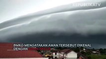 Fenomena awan arcus di Aceh Barat.