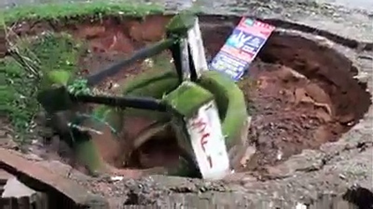 Amazing Video (Angry Nature )