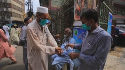 Pakistán reabre su economía ante el descenso de casos de COVID-19