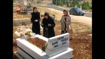 Sultan Ana, Oğlunun Mezarını Ziyaret Ediyor - Zerda 39 Bölüm