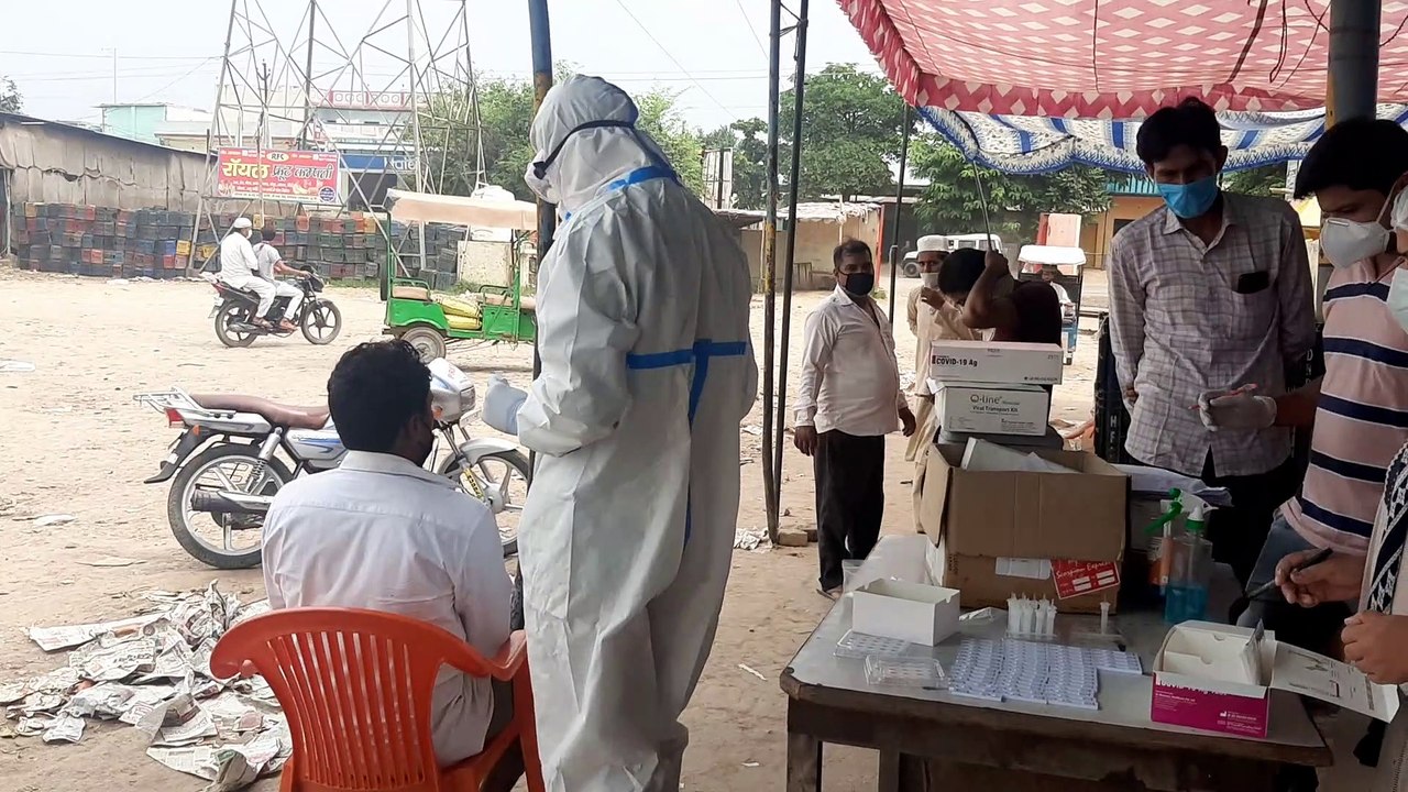 स्वास्थ्य विभाग ने सब्जी मंडी से लिए 52 लोगों के कोरोना सैंपल, एक पॉजिटिव