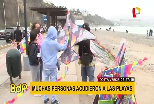 Familias visitan la Costa Verde para volar cometas