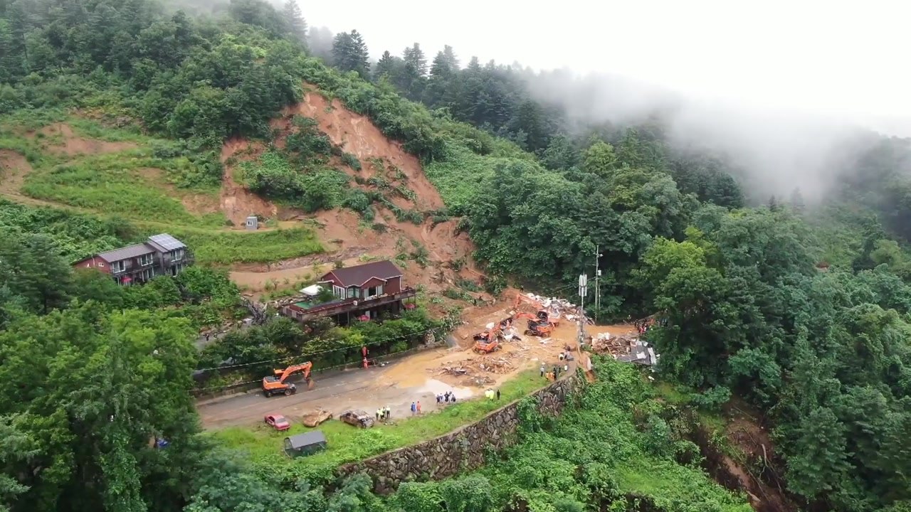 산사태 취약지역 아닌데도 '와르르'...대피 요령 숙지해야 / YTN