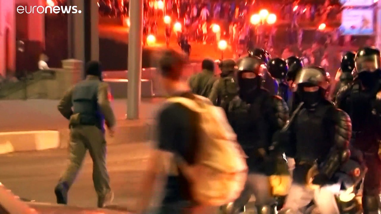 Strafender Blick: EU mahnt Belarus