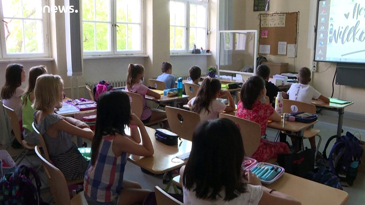 Conto alla rovescia per la "Nuova Scuola", banchi, mascherine, docenti: cosa c'è e cosa manca