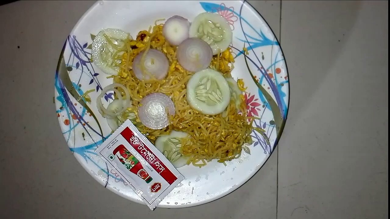 Bachelor Boys Making Quick and Easy Noodles Cooking at home - street style hakka noodles