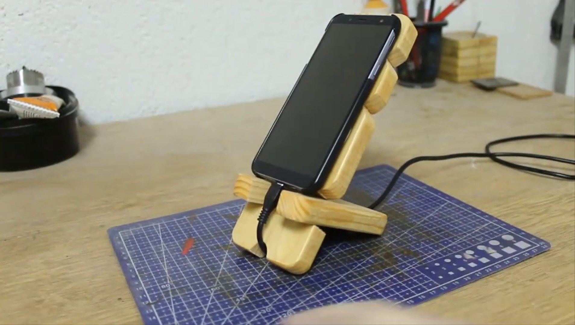phone and watch charging station-DIY phone dock station - video Dailymotion