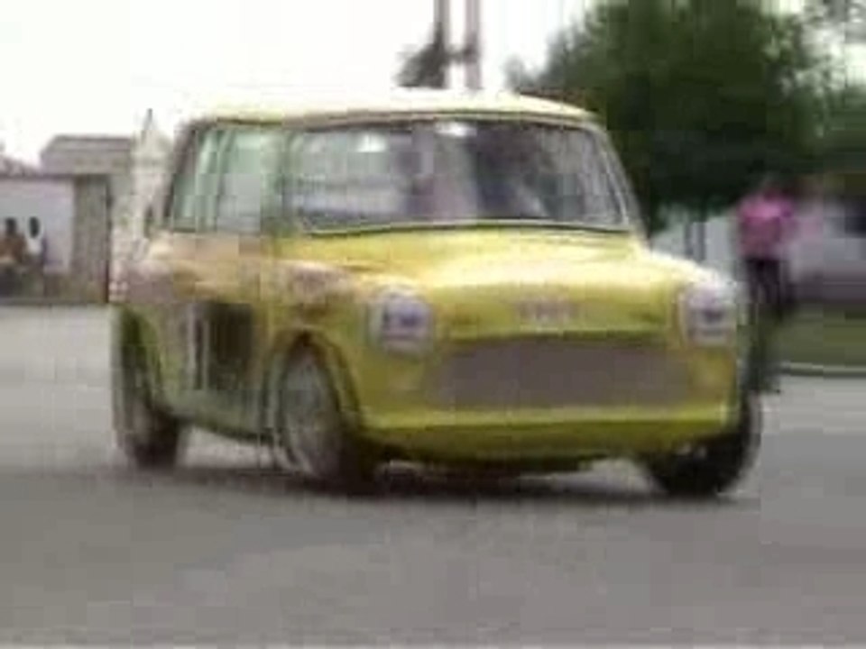 - SLALOM EN MINI -