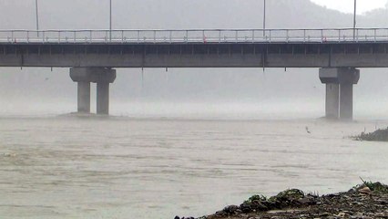 경기 북부 밤사이 많은 비...포천 영평교·남양주 진관교 홍수주의보 / YTN