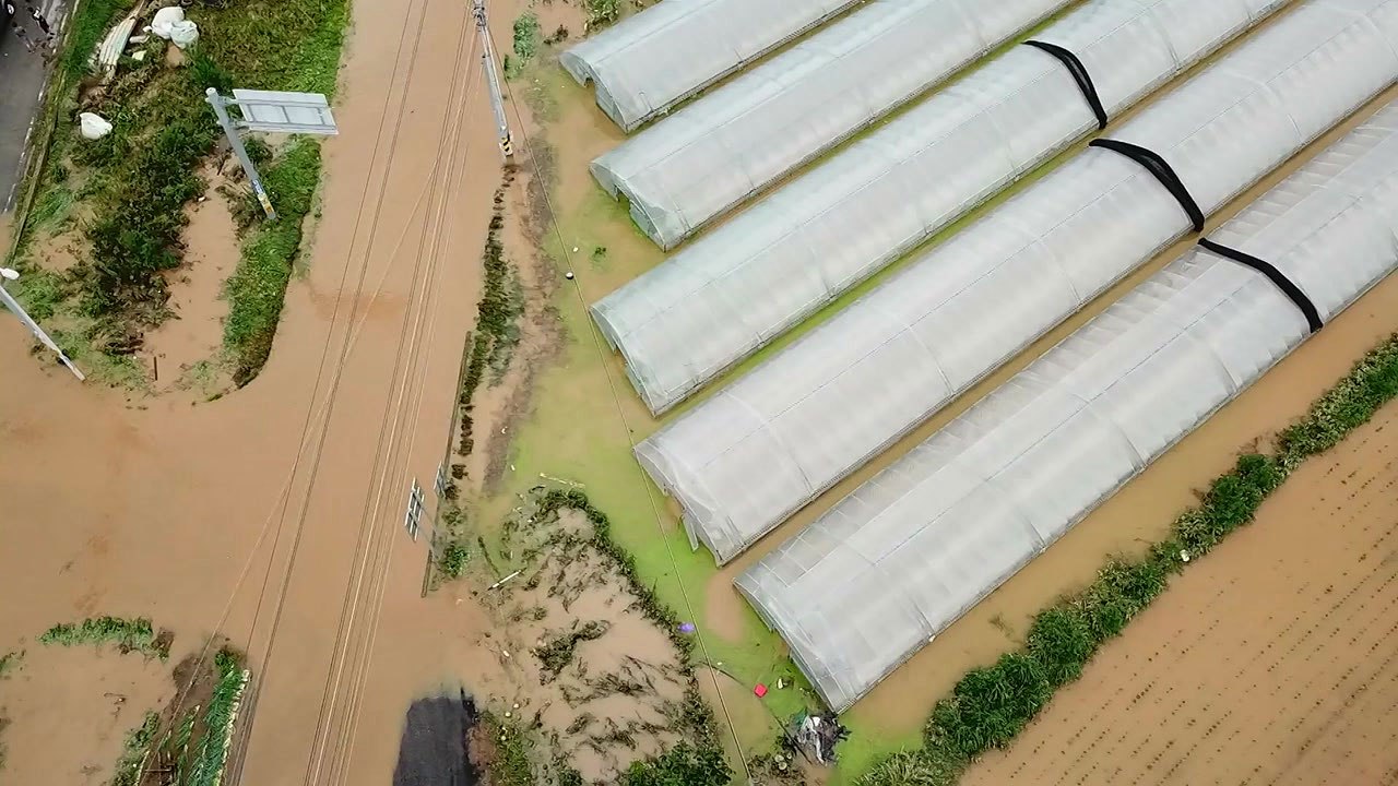 경기 안성 농가 침수 피해...산사태 위기경보 "심각" 발령 / YTN