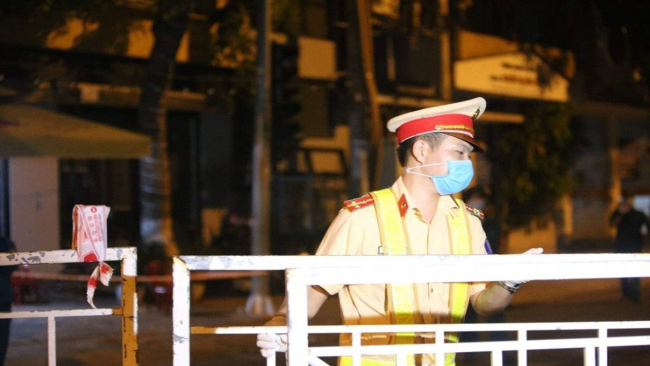 Đà Nẵng: Bệnh viện thứ 2 "vỡ òa" giây phút gỡ lệnh phong tỏa | VTC