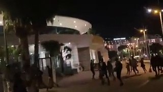 Vidéo du mouvement de foule à Cannes après la fausse rumeur d’une fusillade
