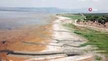 Kaynakları baraj yapılan Marmara Gölü kuruyor, derinlik 50 santime kadar indi