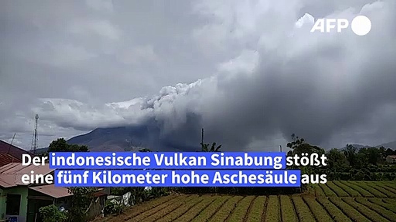 Vulkan sinabung stößt fünf kilometer hohe aschesäule aus