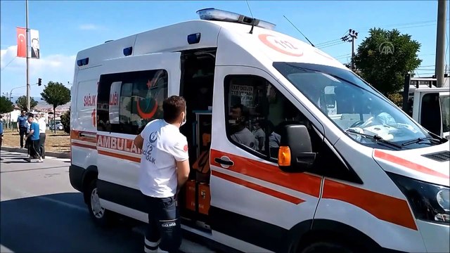 Kamyonet ile motosiklet çarpıştı: 1 ölü, 2 yaralı - SAMSUN