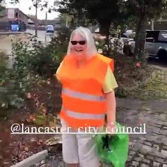 Tyson Fury and his dad weeding in Morecambe