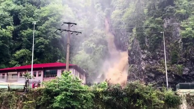 Rize'deki şiddetli yağış (2)