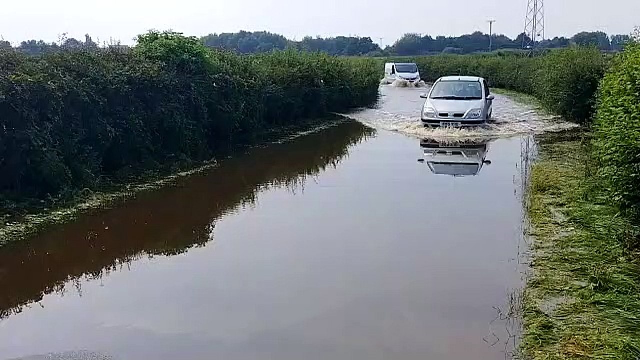 Flooding in Hillock Way, Freckleton