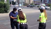 Adana'da yaya ve sürücülere yönelik trafik kontrolü yapıldı