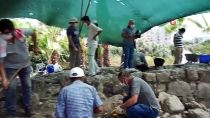 Aratos'un anıt mezarı kazılarında iç duvara ulaşıldı